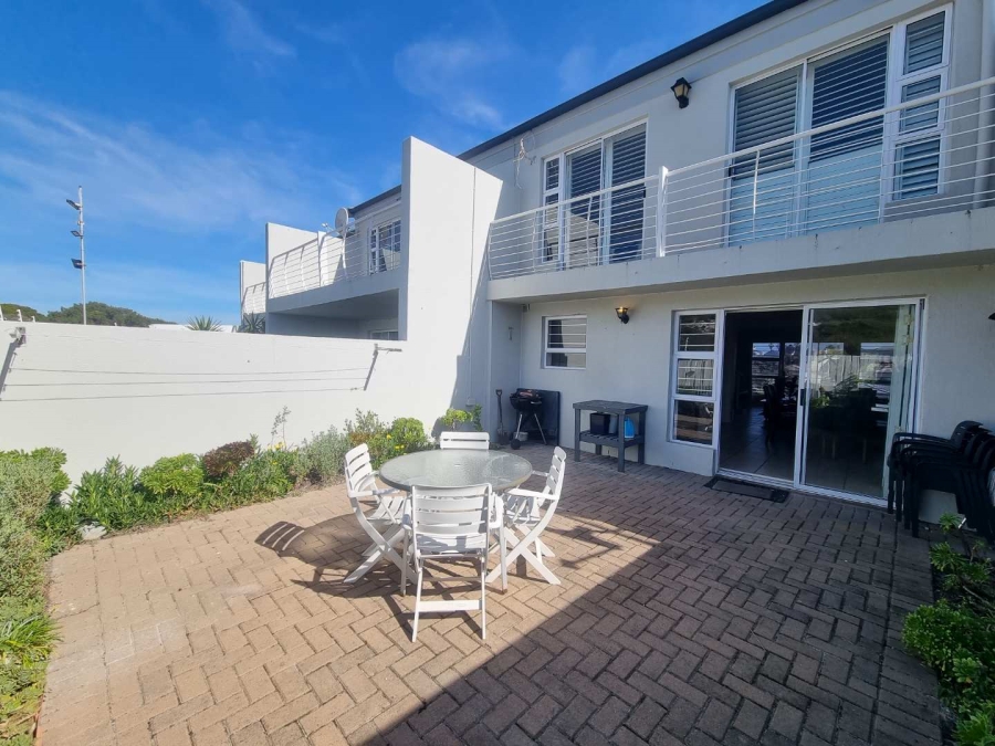To Let 3 Bedroom Property for Rent in Big Bay Western Cape